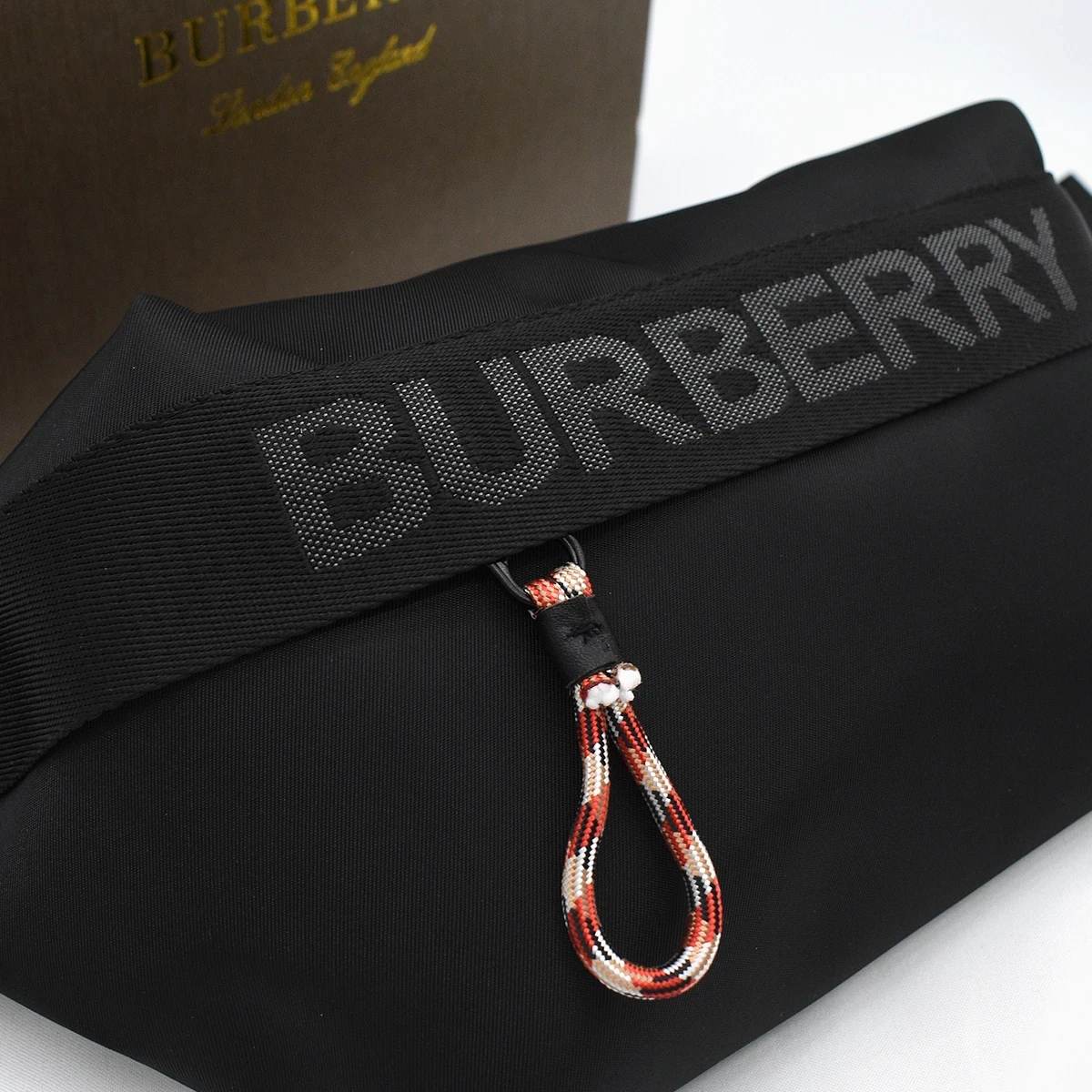 Bolso cangurera Negro 6