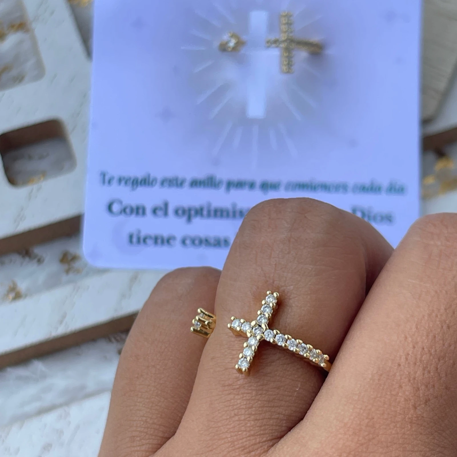 Anillo ajustable cruz