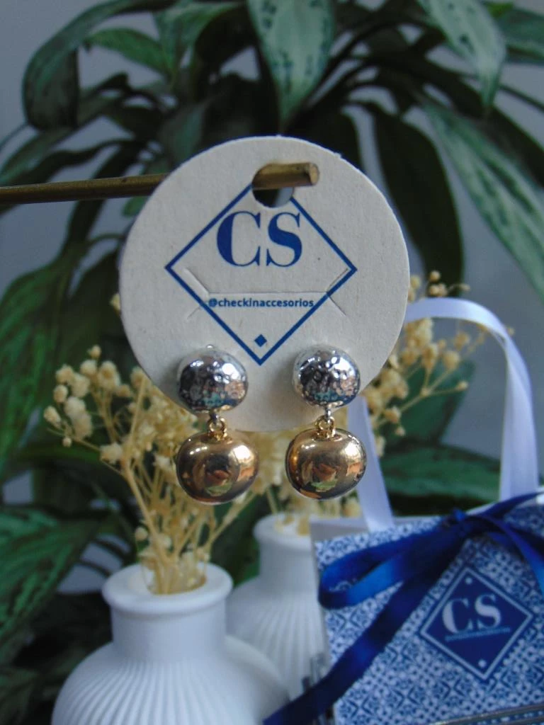 ARETES RODIO BICOLOR BOTONES