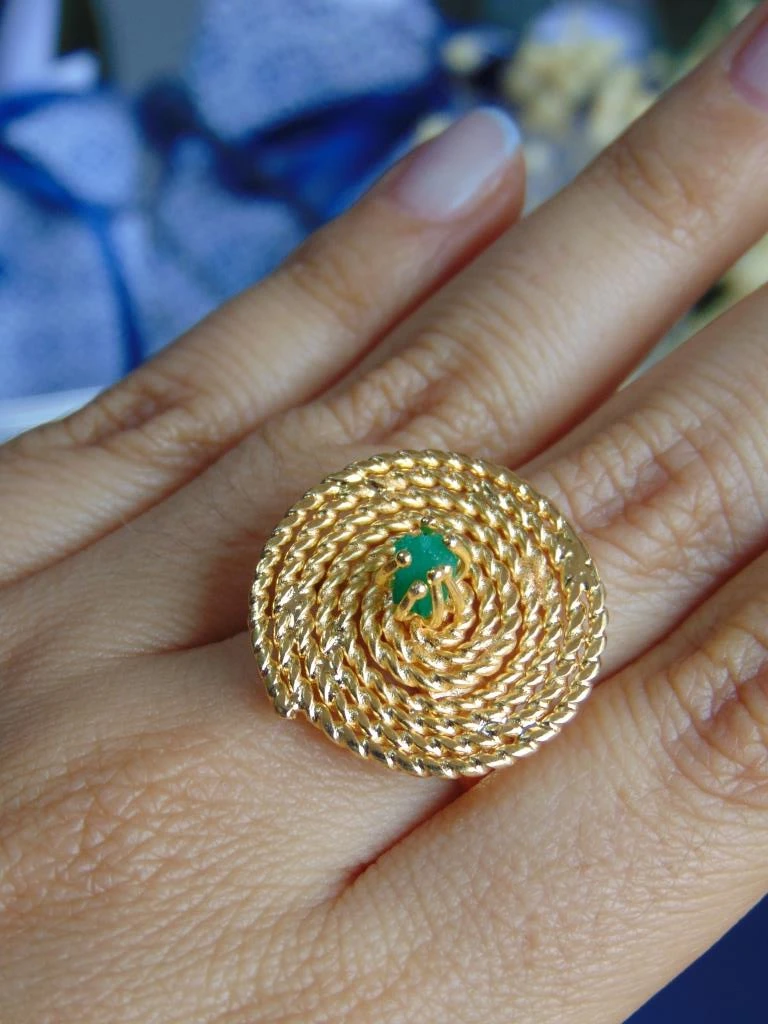 ANILLO BAÑO DE ORO 24K ENTORCHADO MURRALLA ESMERALDA 2