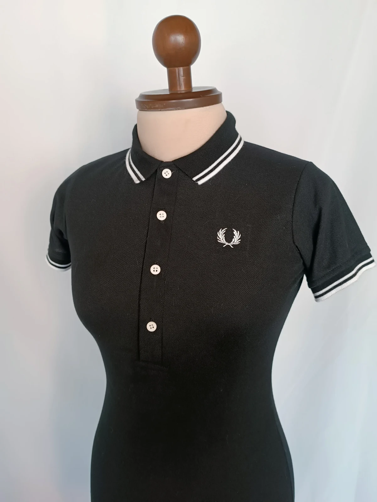Vestido tipo polo  negro con blanco 🍒