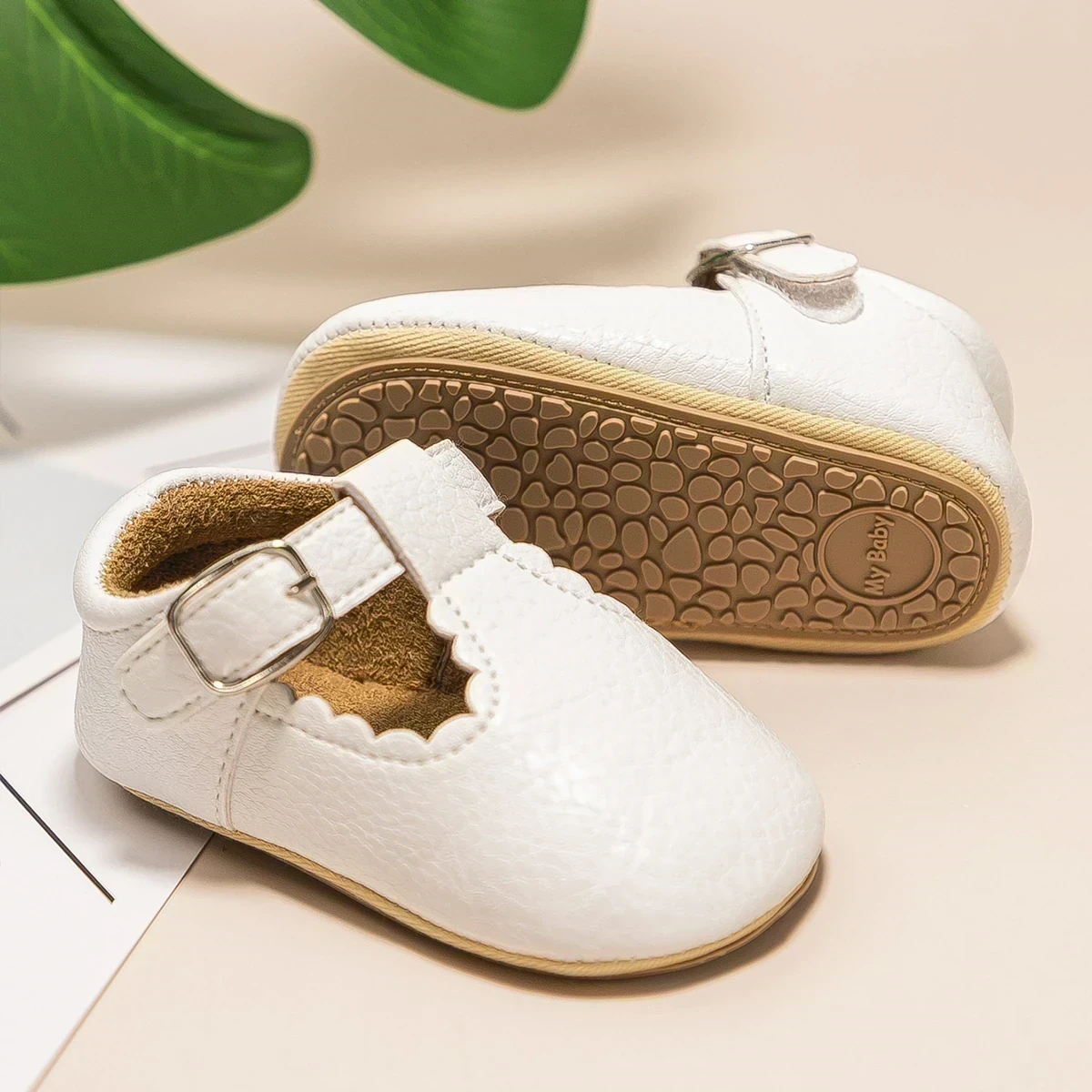 ZAPATITOS BLANCO CINTURÓN  2