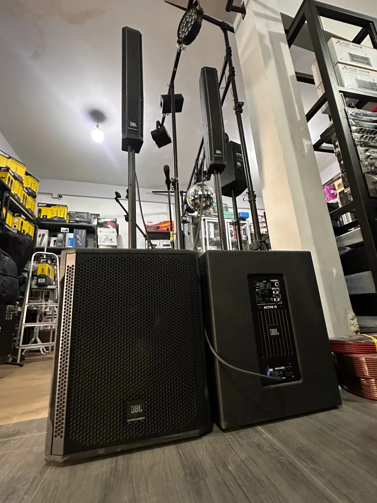 JBL L360 COLUMNAS ACTIVAS  