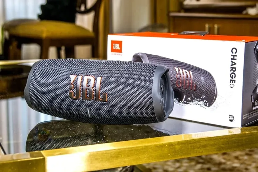 PARLANTE JBL CHARGER 5 REPLICA  4