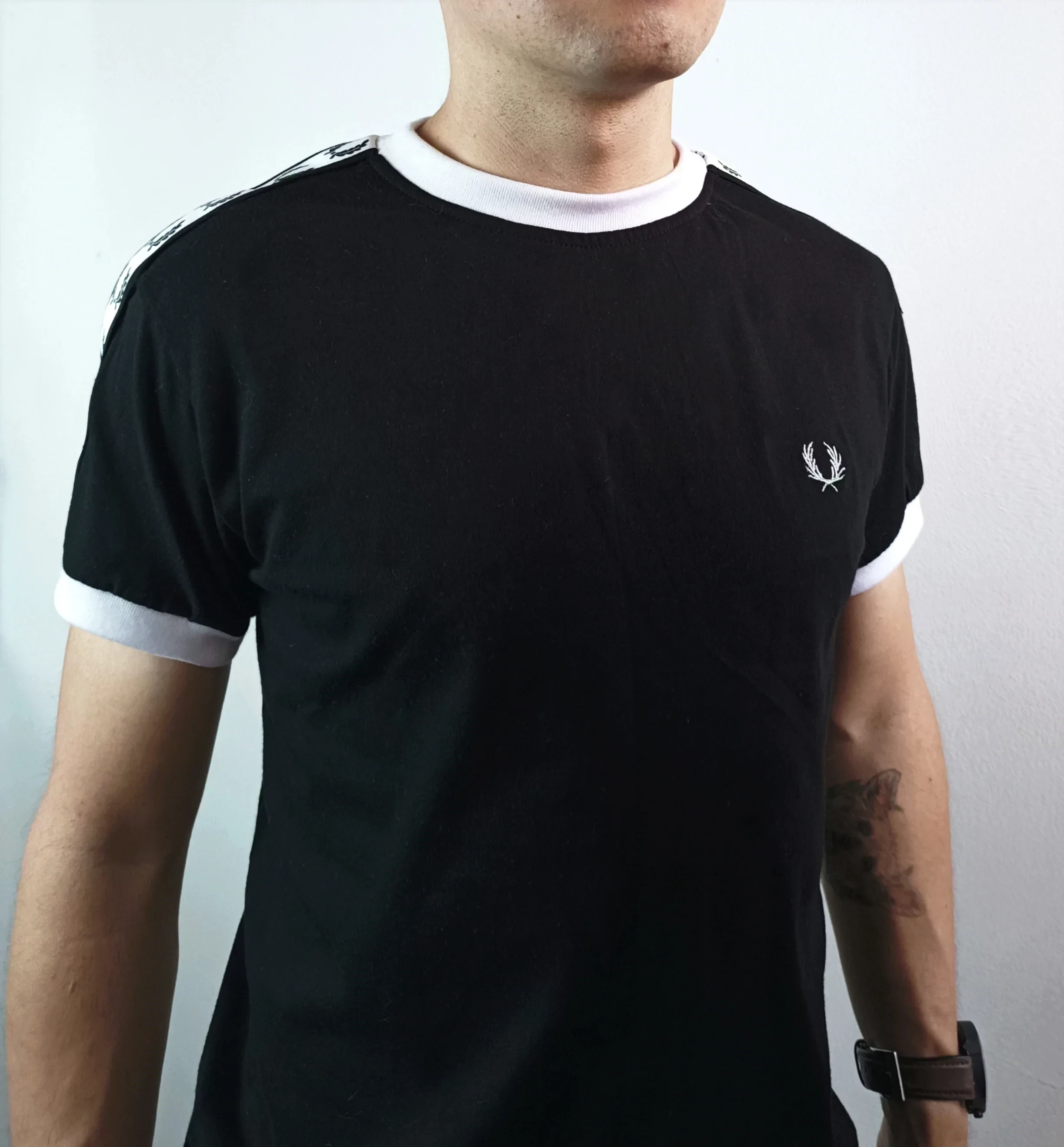 Camiseta algodon cinta de laureles 