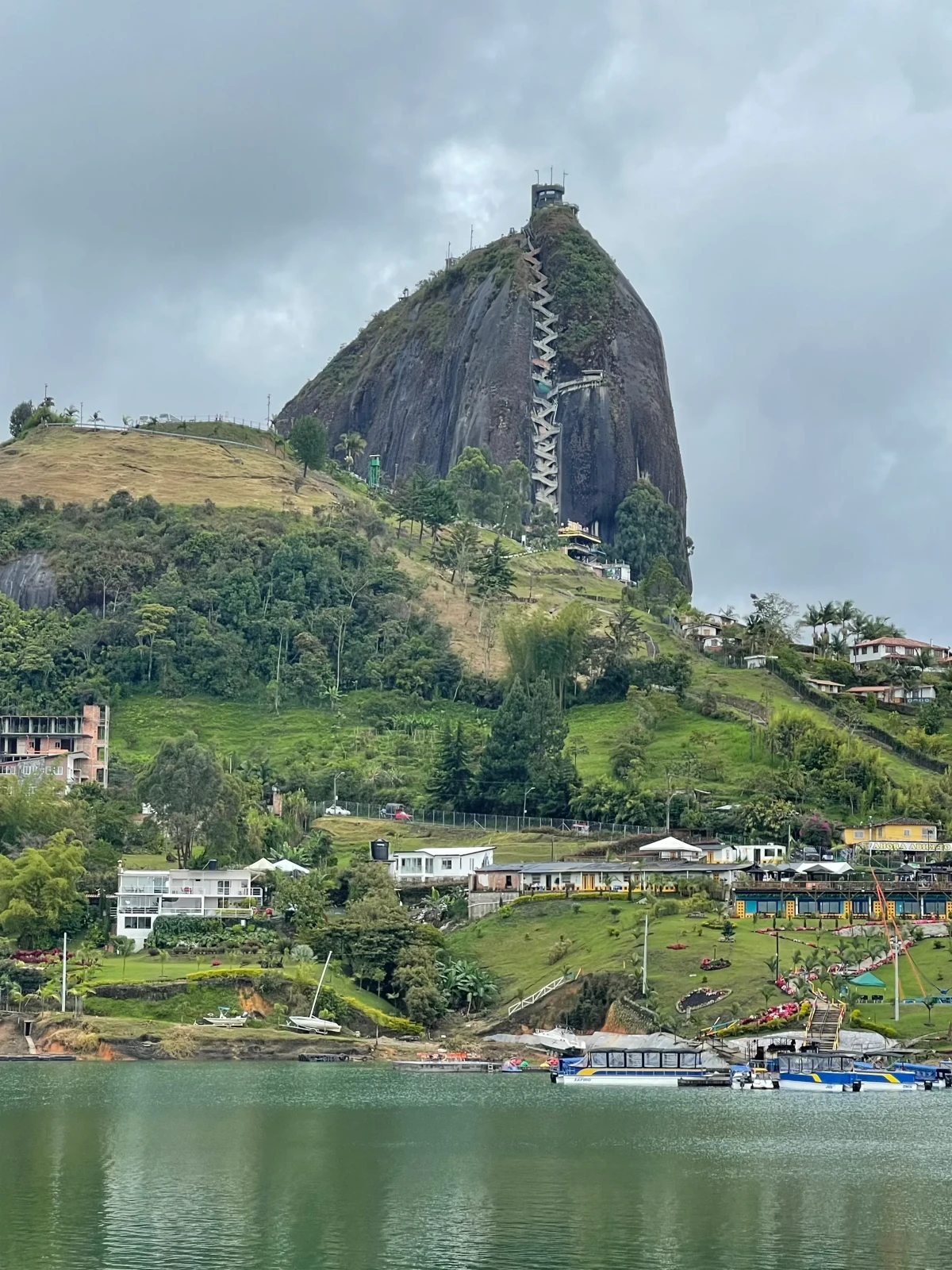 TOUR  EN GUATAPÉ 5
