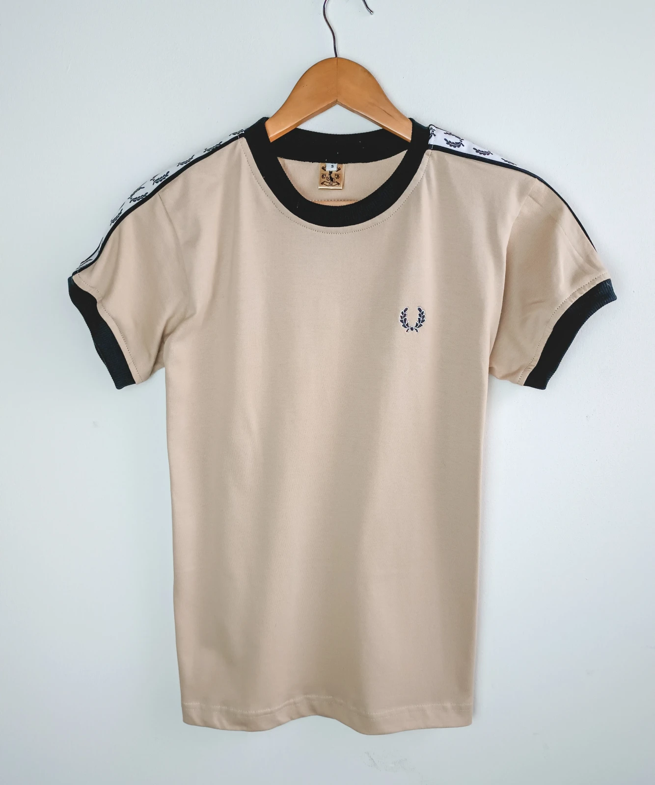Camiseta algodon licrado beige 