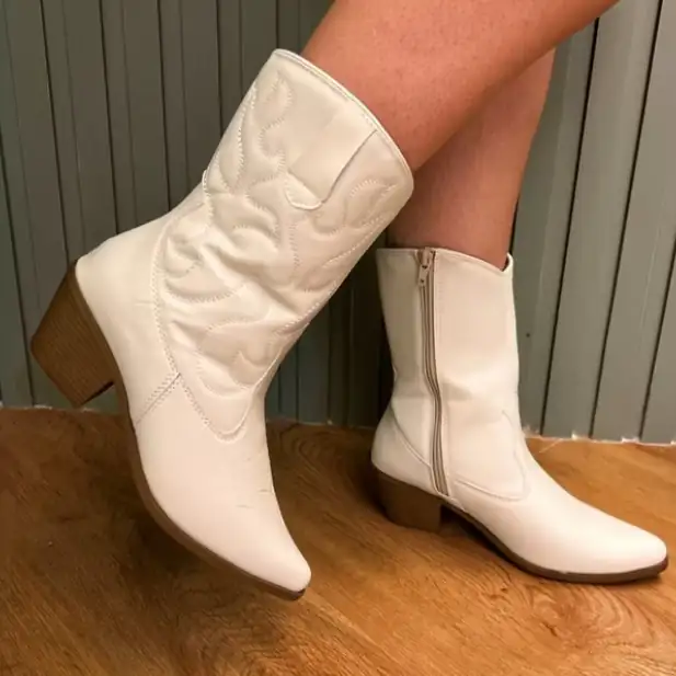 Bota Ana Castela 2