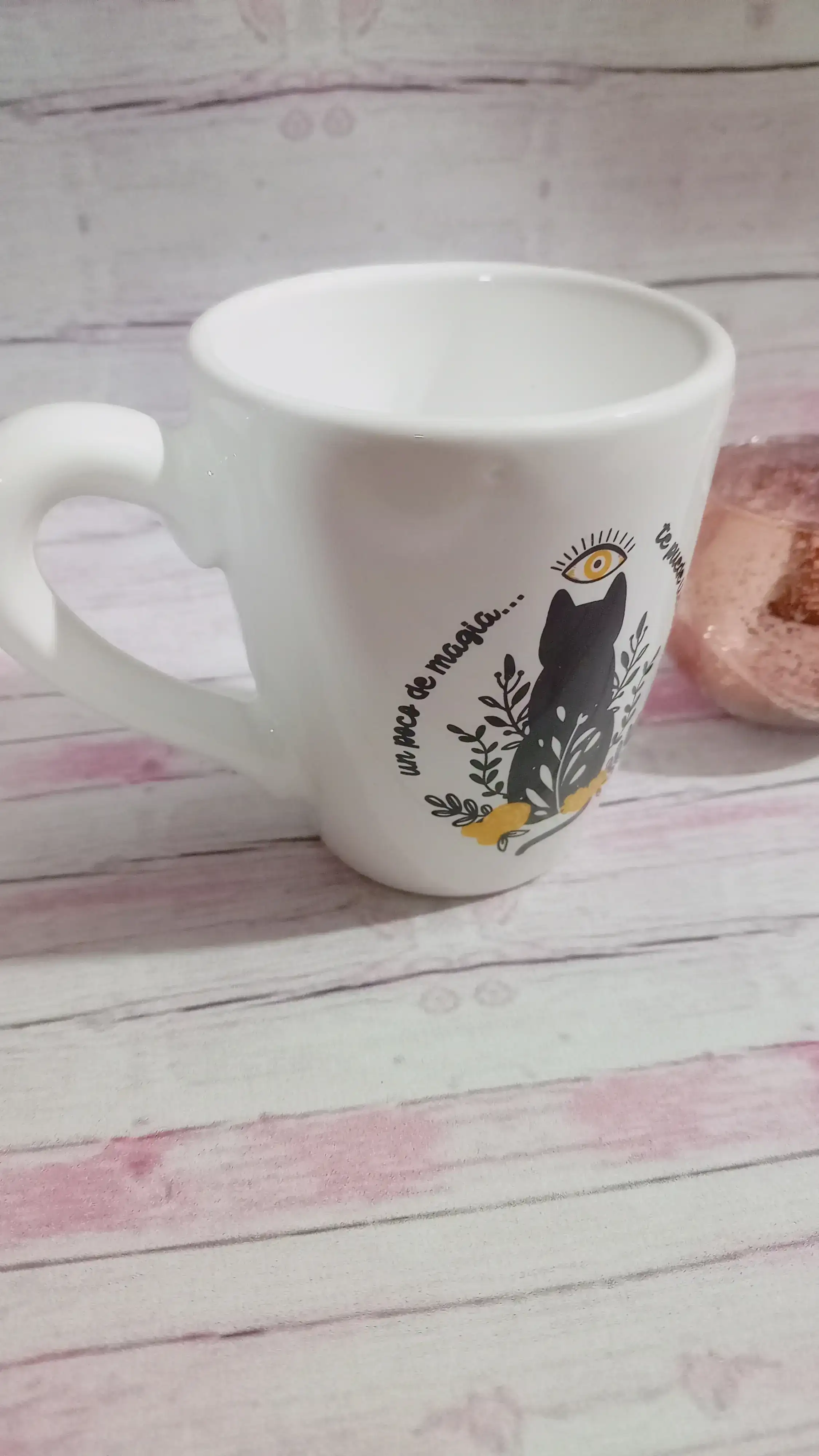 Taza "UN POCO DE MAGIA,TE PUEDE LLEVAR MUY LEJOS" 2