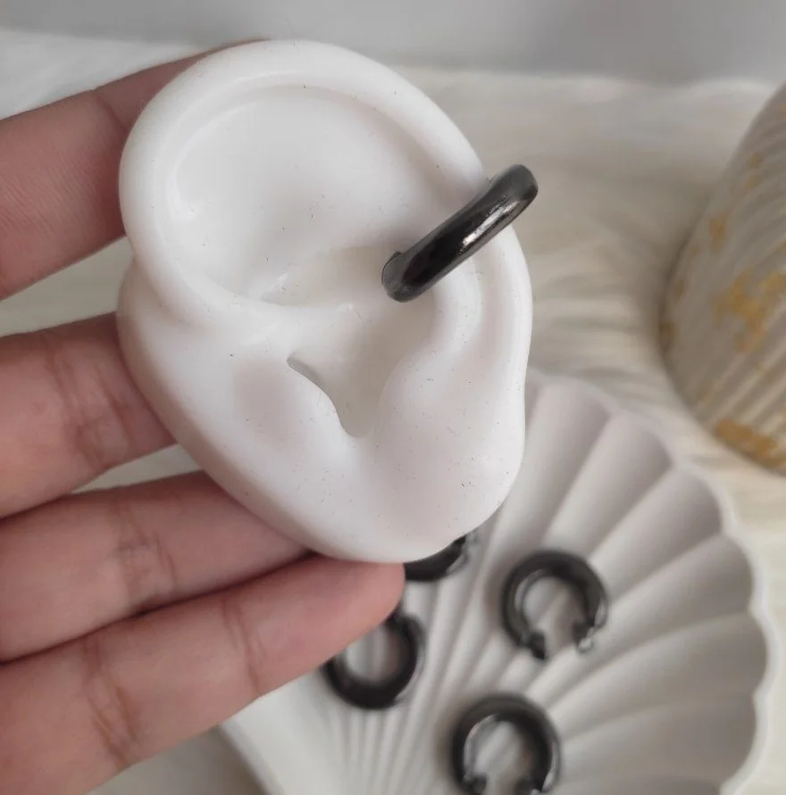 EARCUFF LISO NEGRO