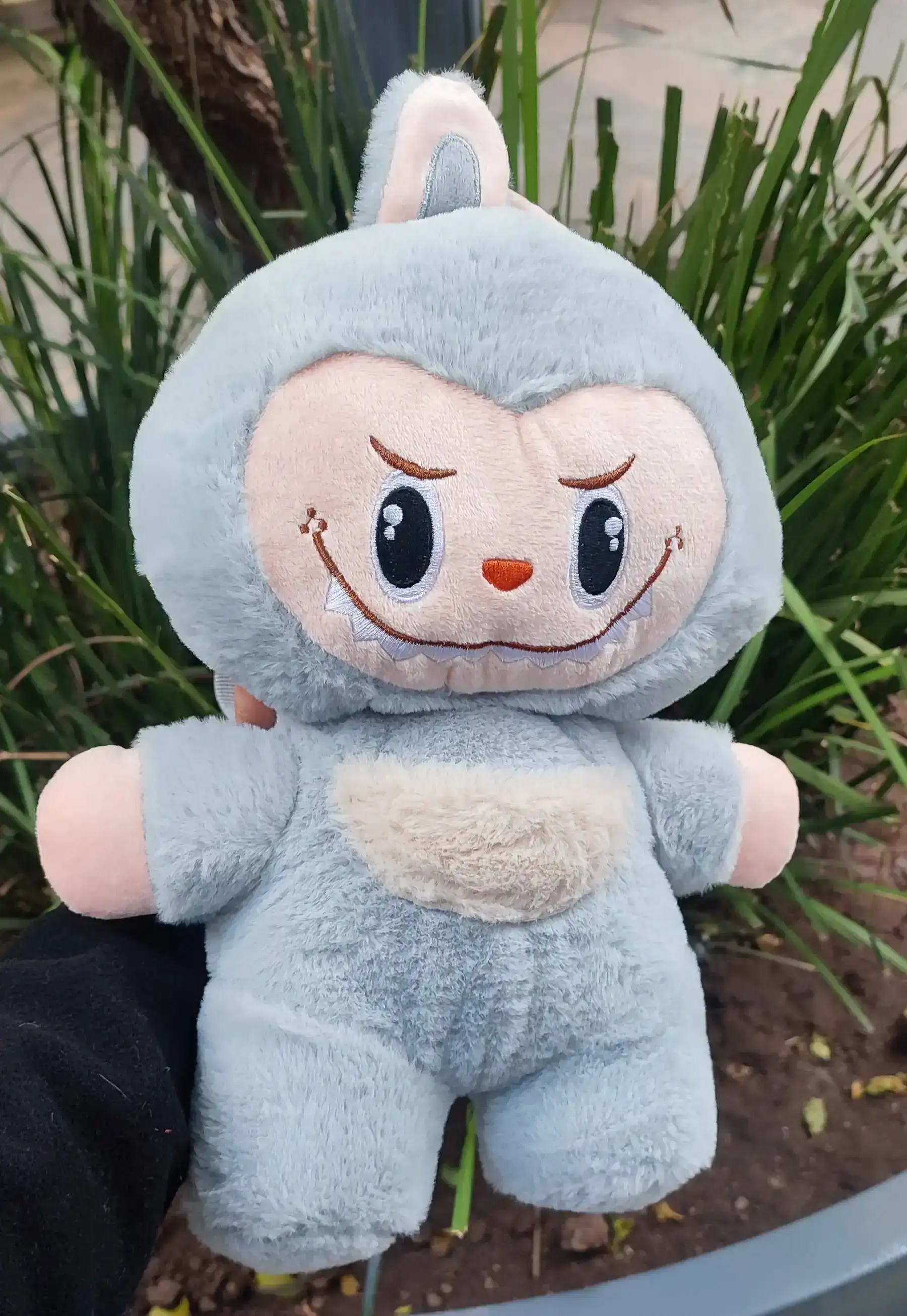 Mochilita Labubu  2