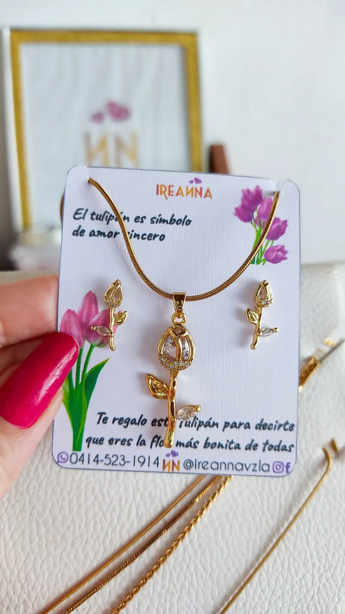 Juego de Tulipán + zarcillos ✨