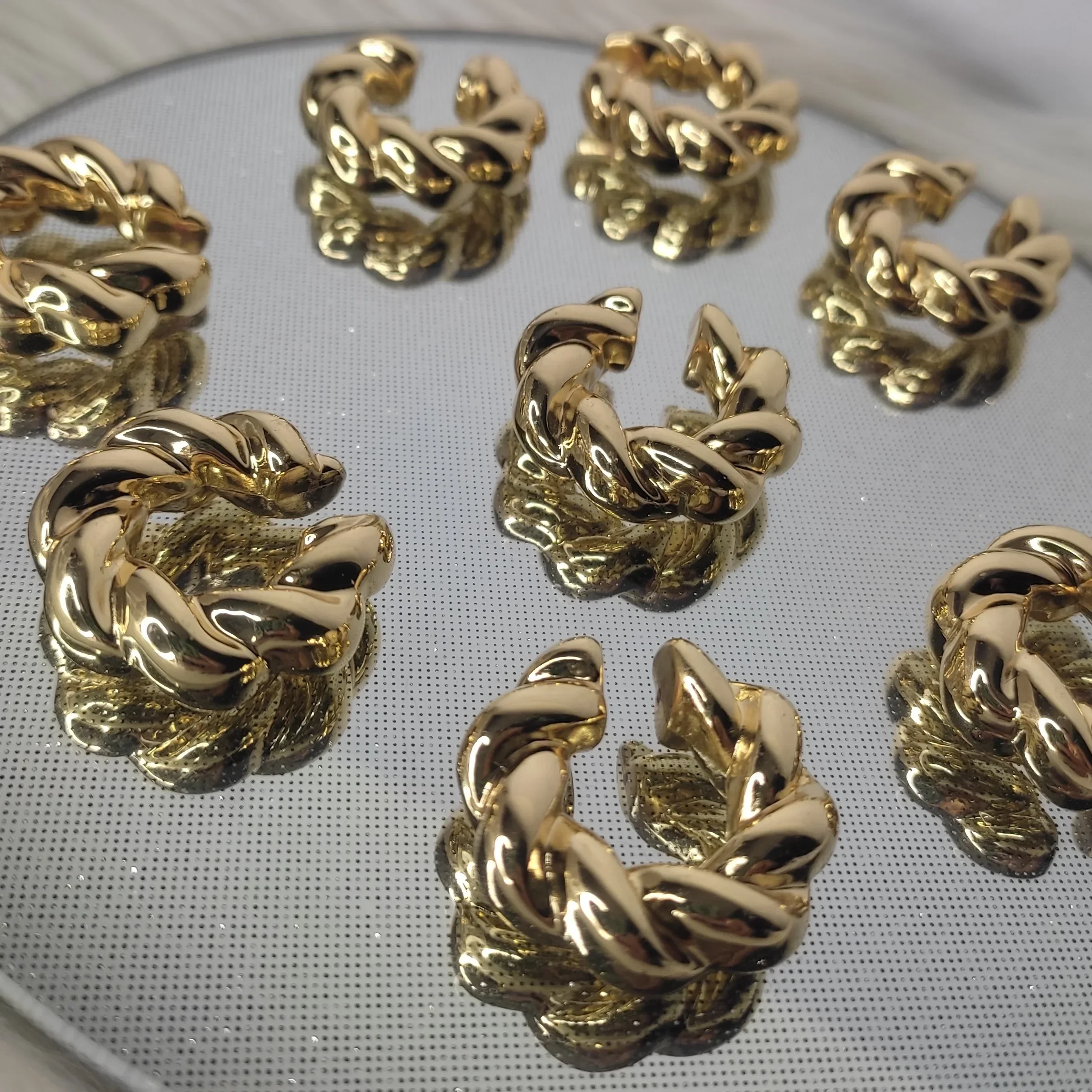EARCUFF CHUNKY LAZO
