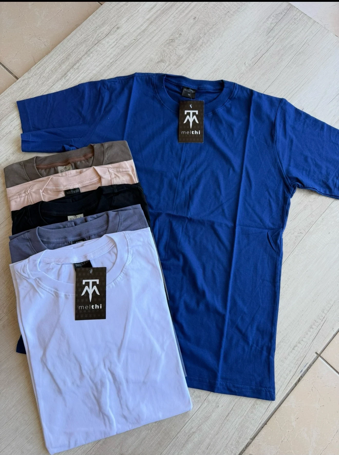 REMERAS VARIADAS MARCAS Y LISAS 