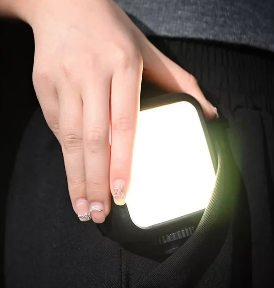 PANEL LED RGB RECARGABLE  PARA CELULAR 2
