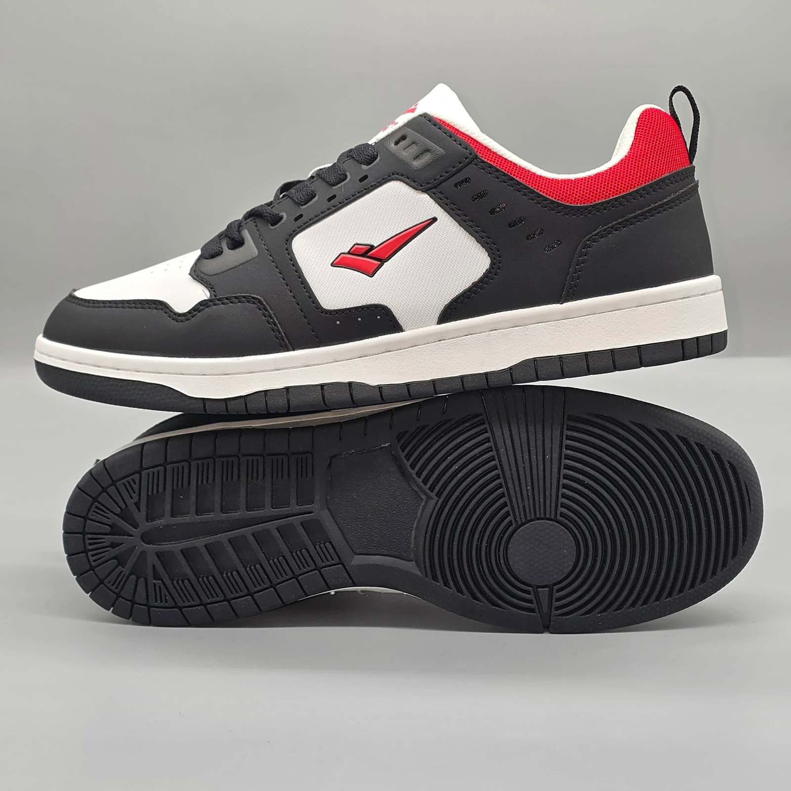 WEST RETRO COURT 9