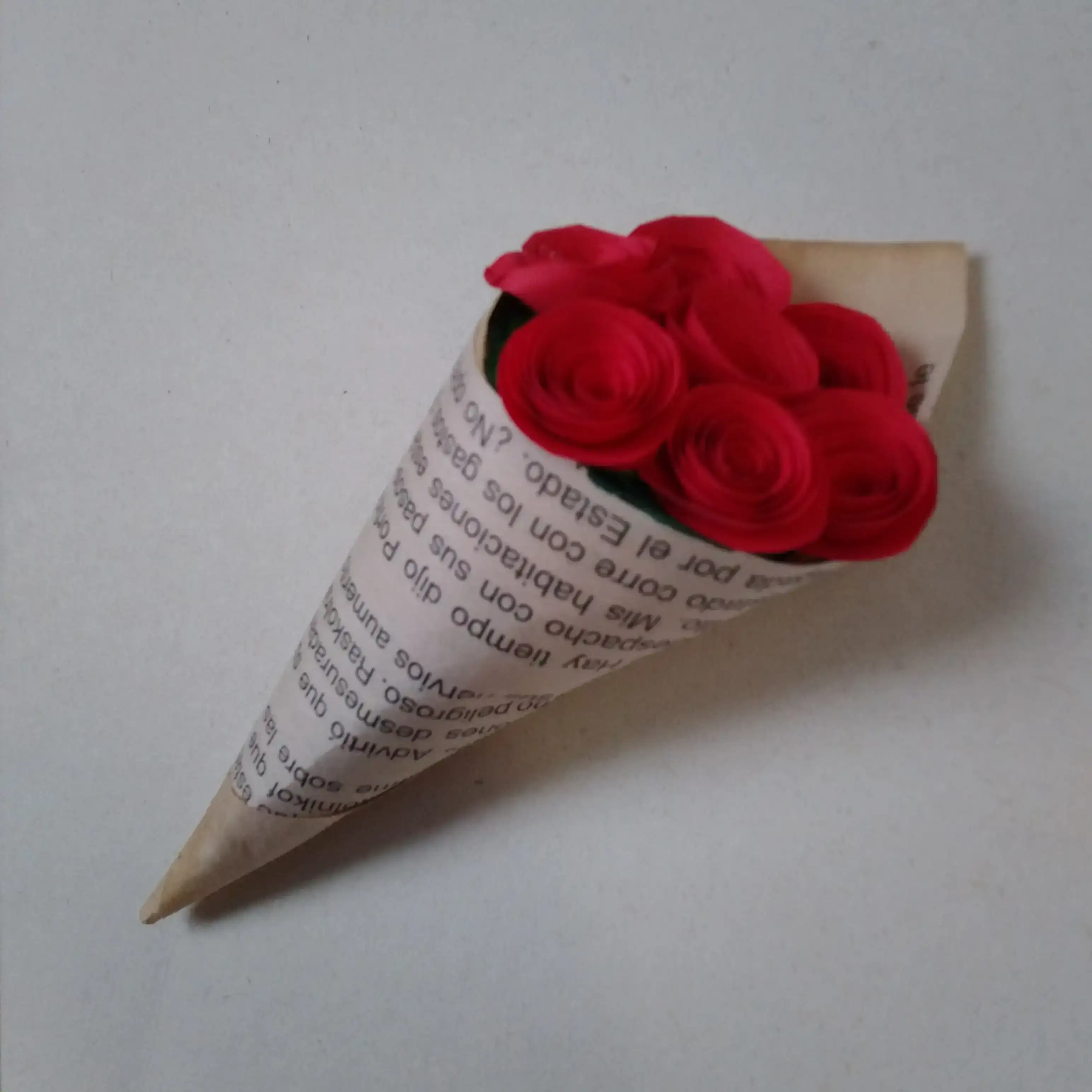 Mini ramo de rosas rojas  3