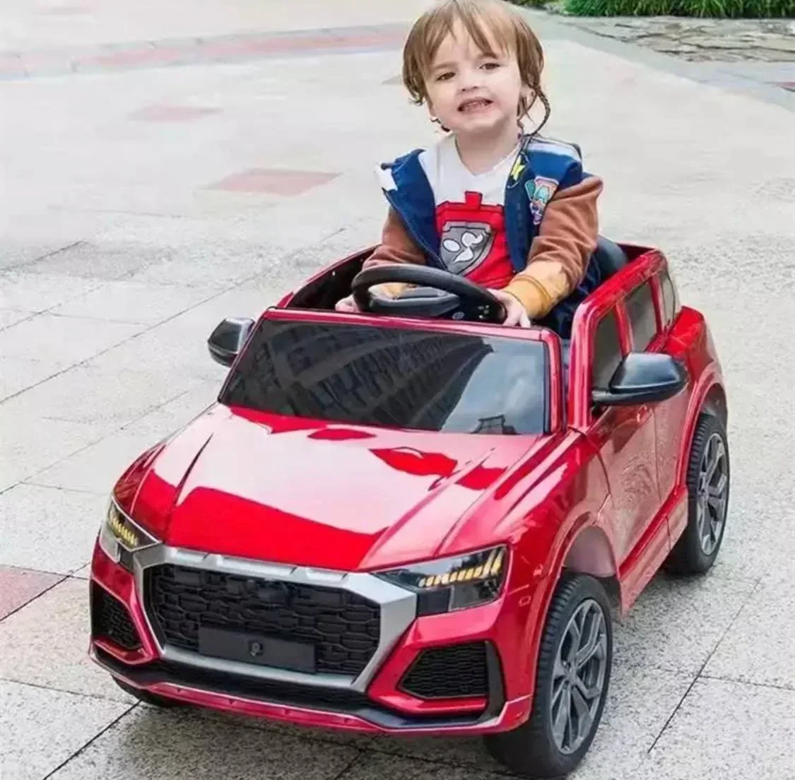CARRO MARCA AUDI LLANTAS EN GOMA 2