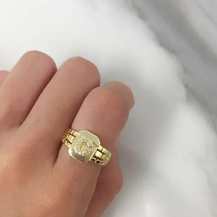 Anillo inicial con piedras