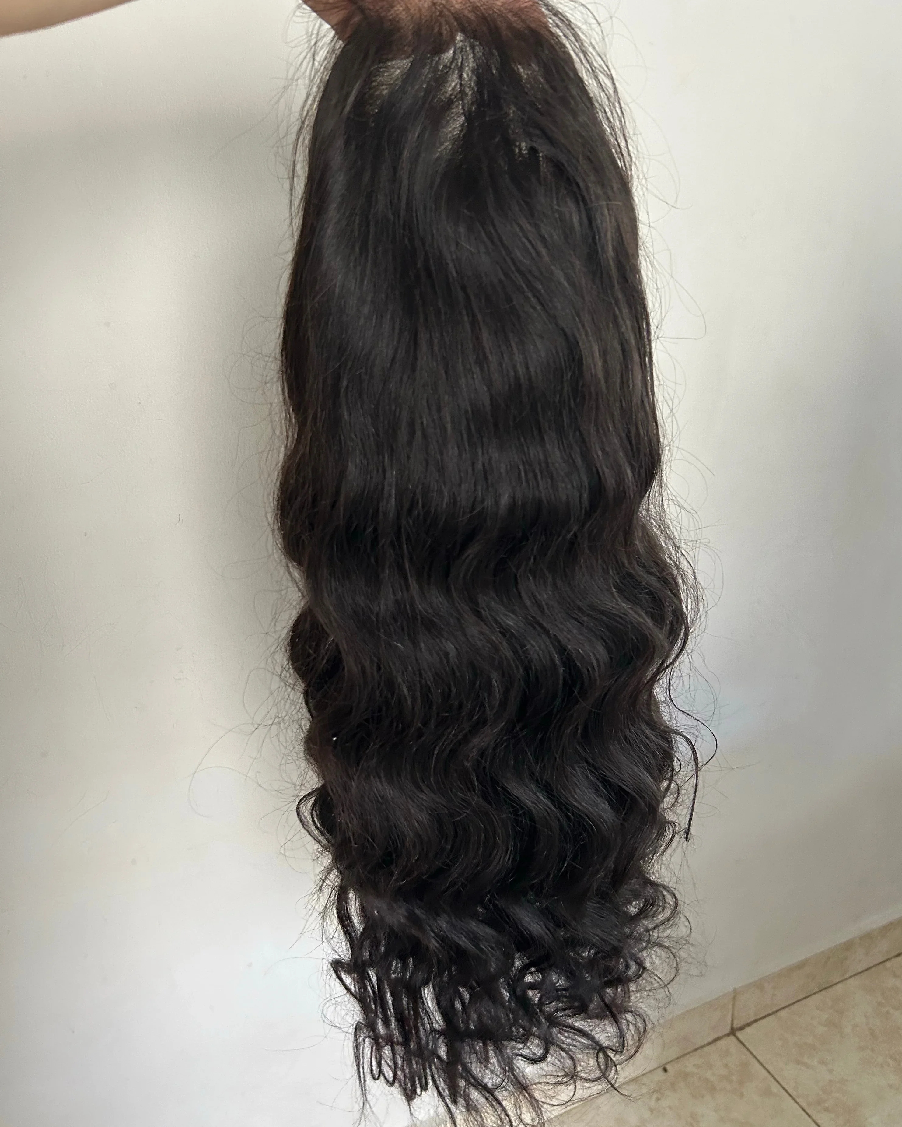 Peluca ondulada de 26”  4