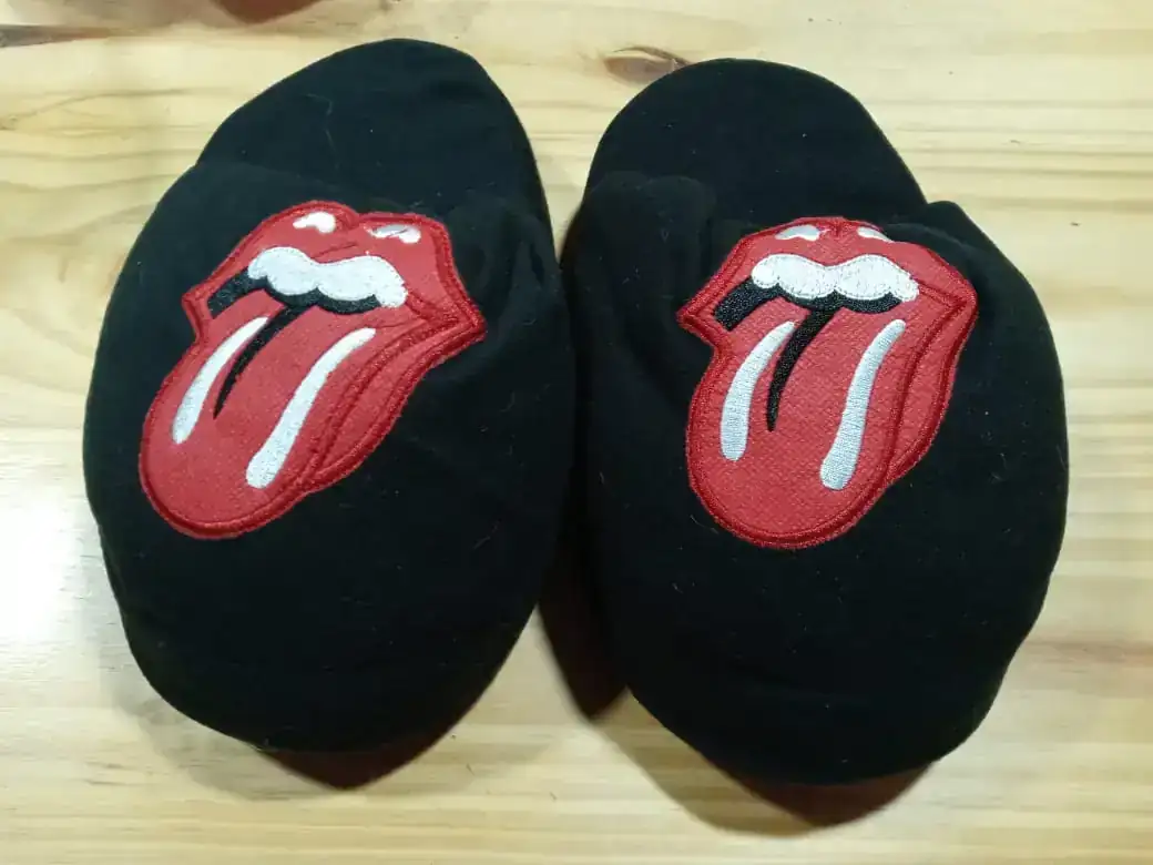 AGOTADO Pantuflon de Rolling Stone Adulto