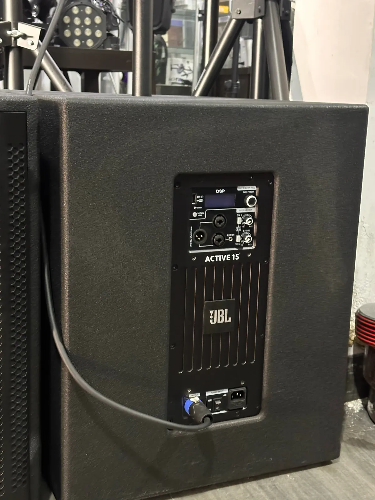 JBL L360 COLUMNAS ACTIVAS   9
