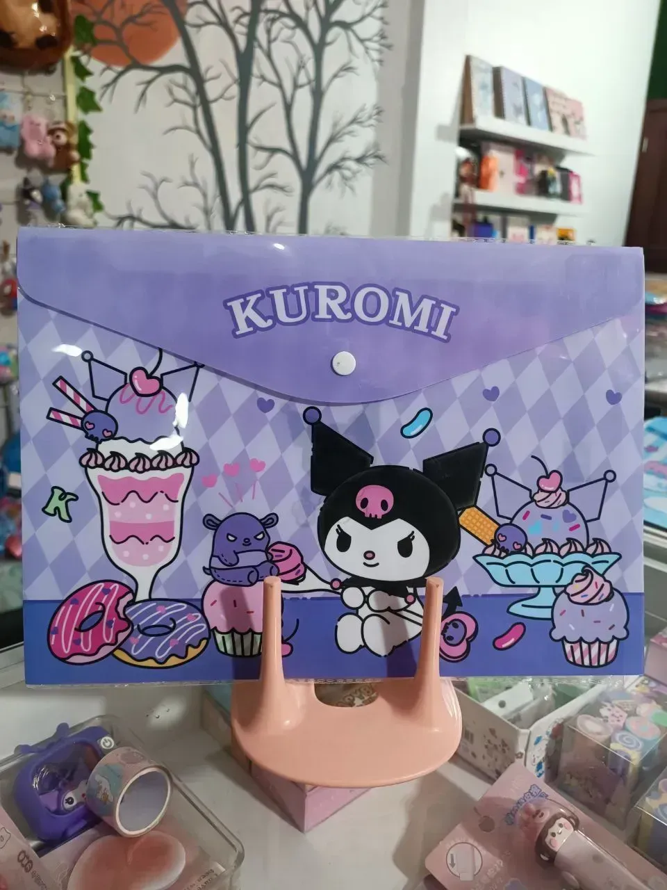 Carpeta tipos sobre. SANRIO. Más regalo 3