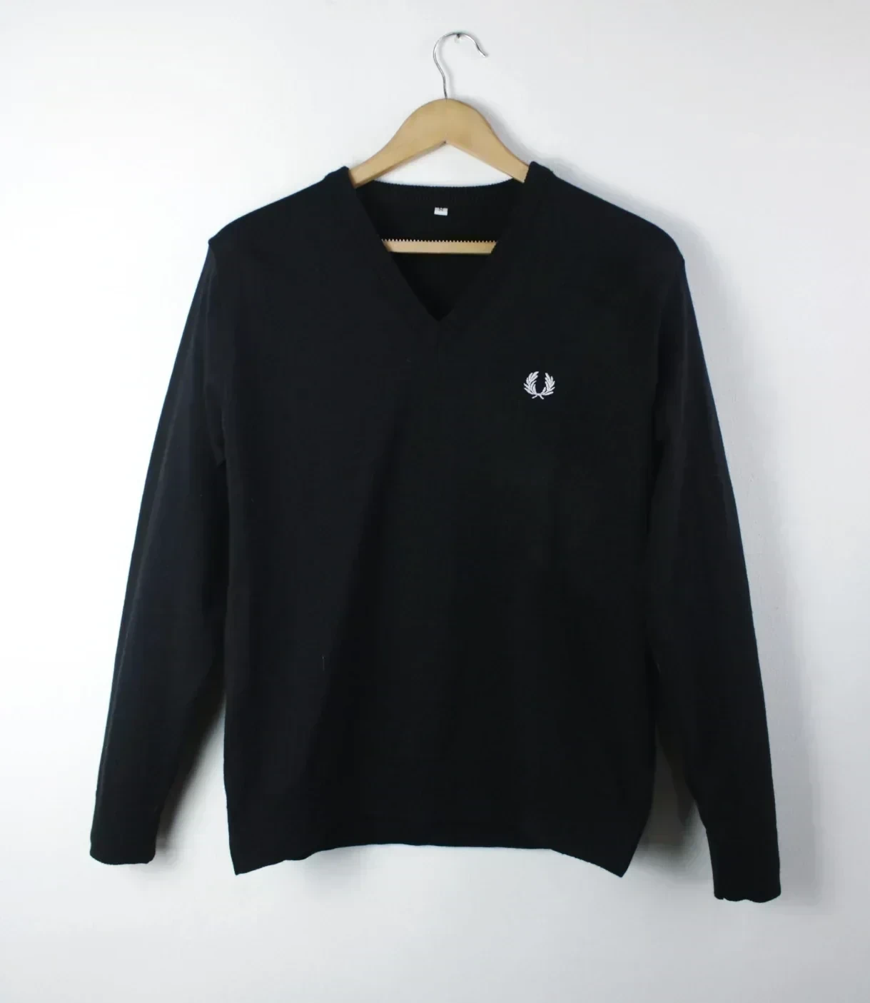 Jersey cuello v negro 