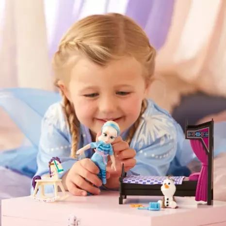 Mini juego de muñecas Elsa Disney Once Upon a Story  2