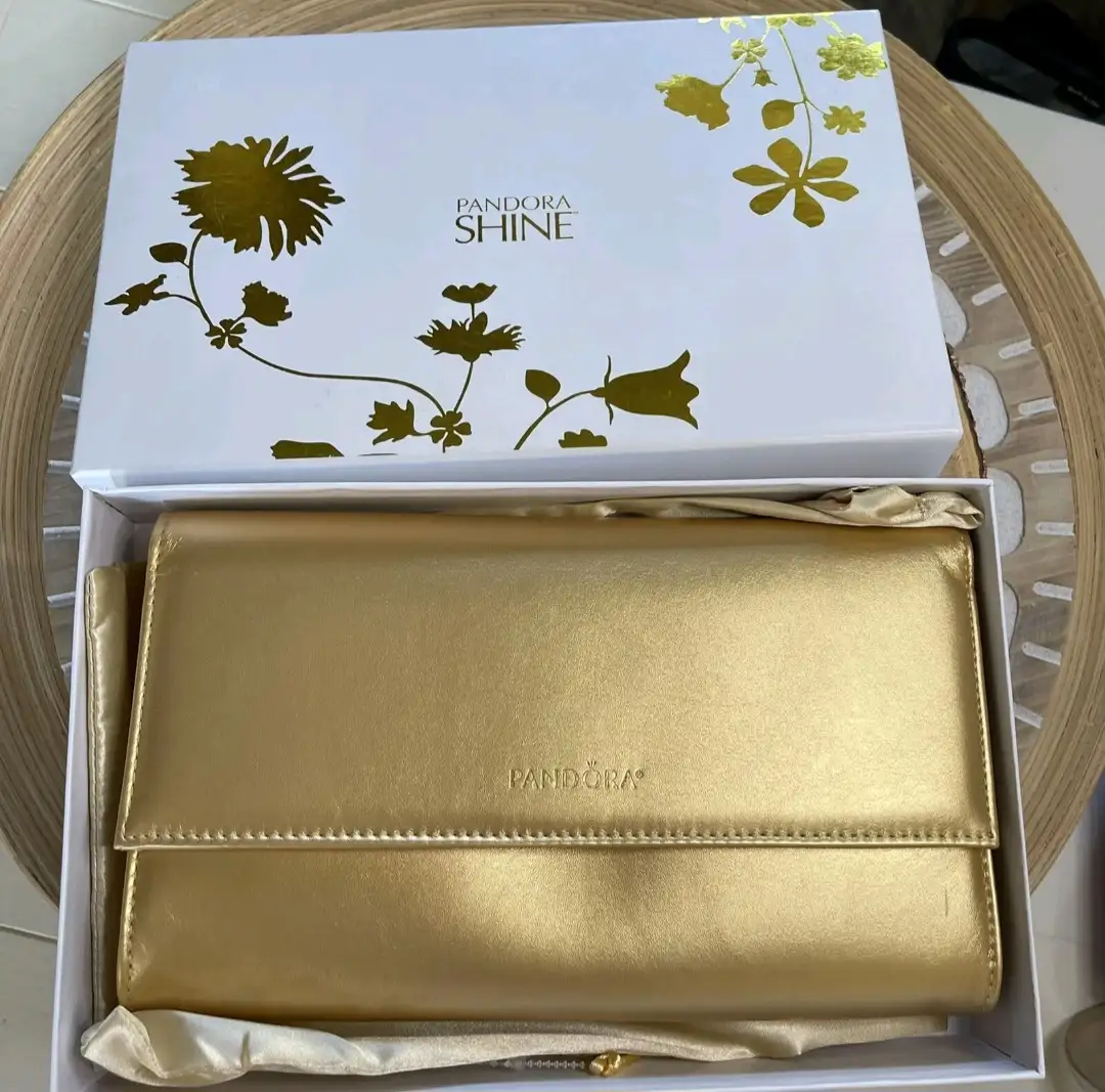 Pandora - sobre de mano shine gold