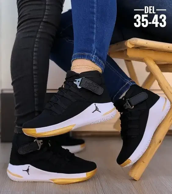 Tenis Botin Jordan Negro Dorado Unisex