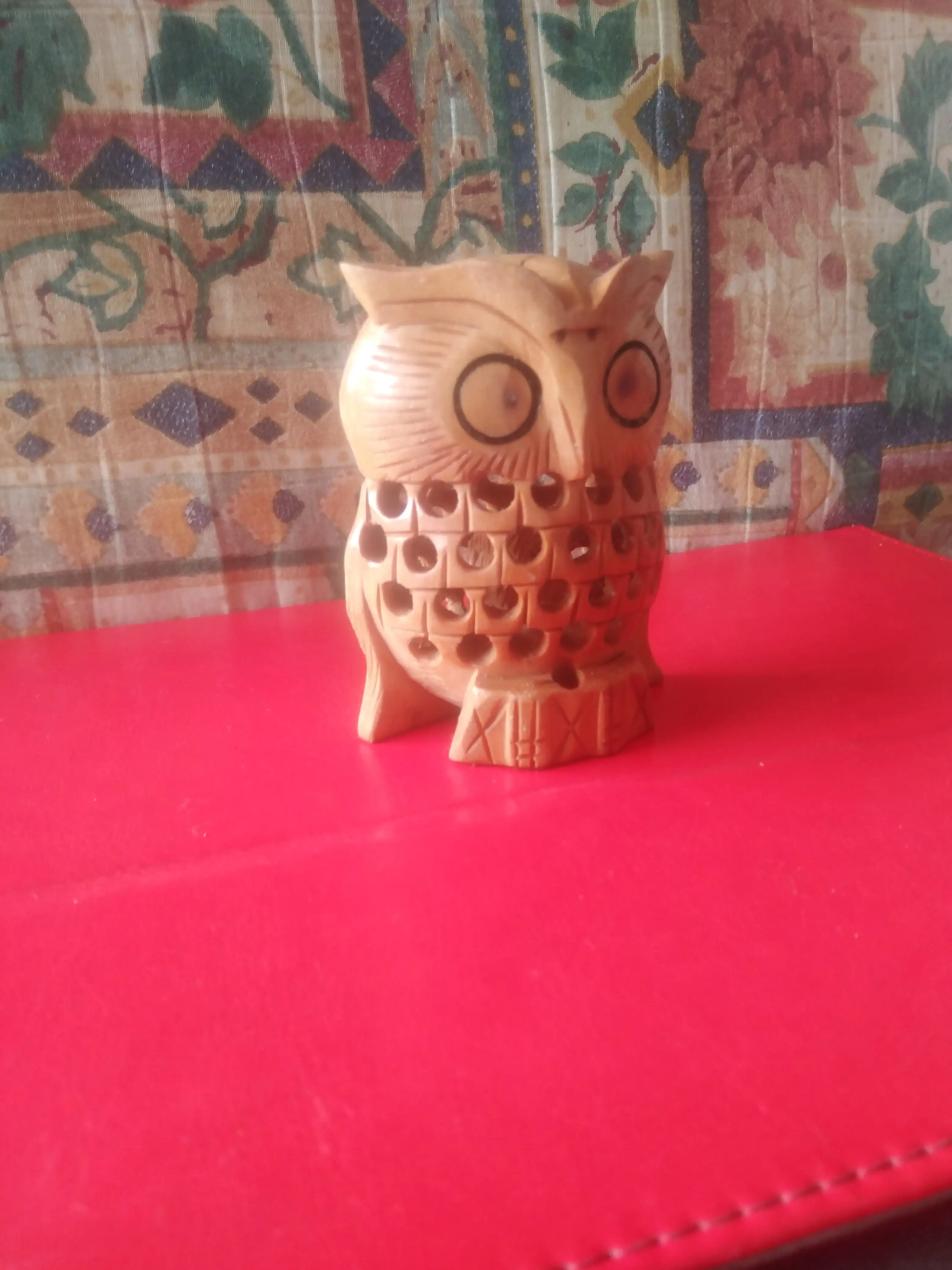 Buho de la suerte madera de sándalo  4