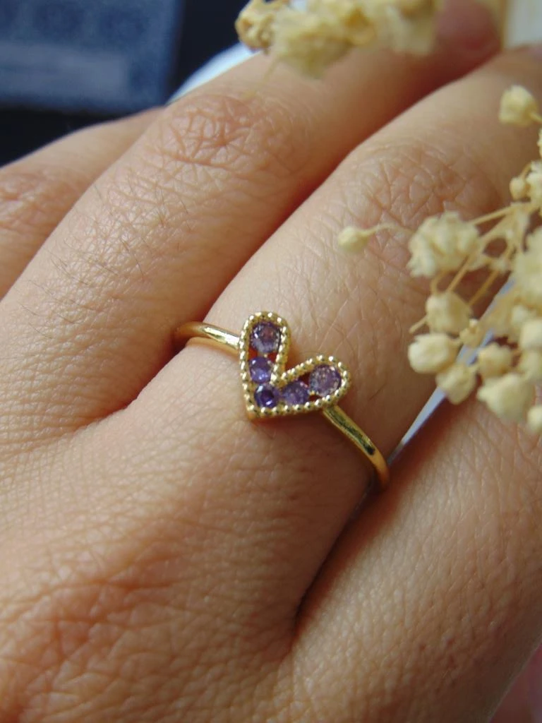 ANILLO ACERO DOR LINEA CORAZON LILA