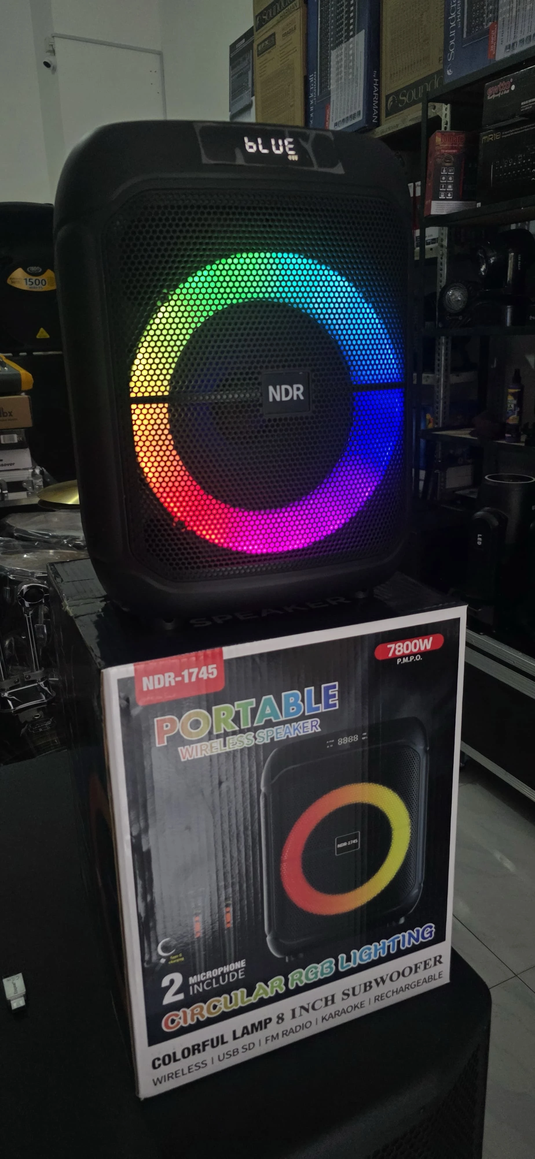 PARLANTE RECARGABLE DE 8 PULGADAS  "NDR"  PRECIO 690BS CON 2 MICROFONOS INALAMBRICOS IGUAL RECARGABLES Y CONTROL REMOTO 🥳