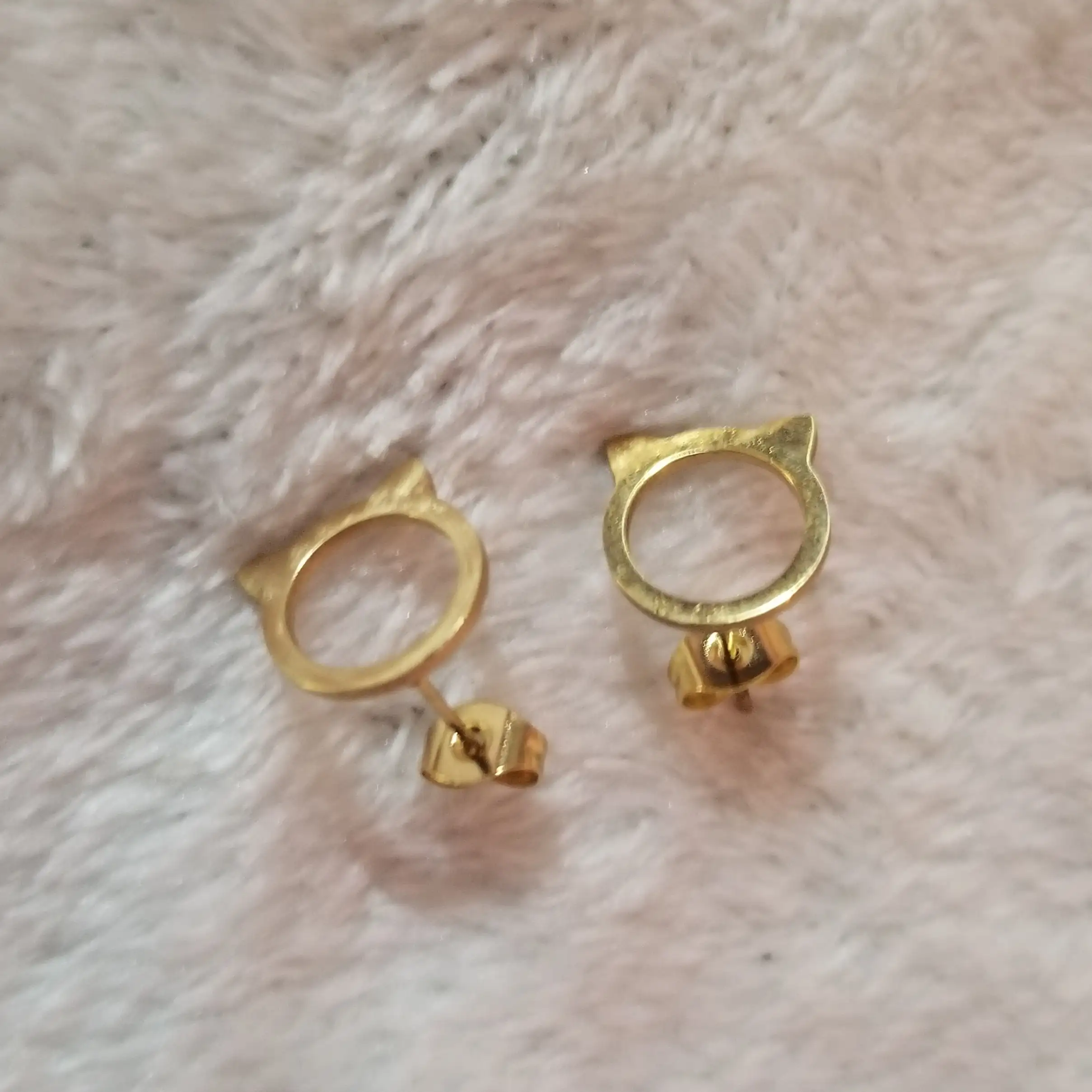 Arete Gatito