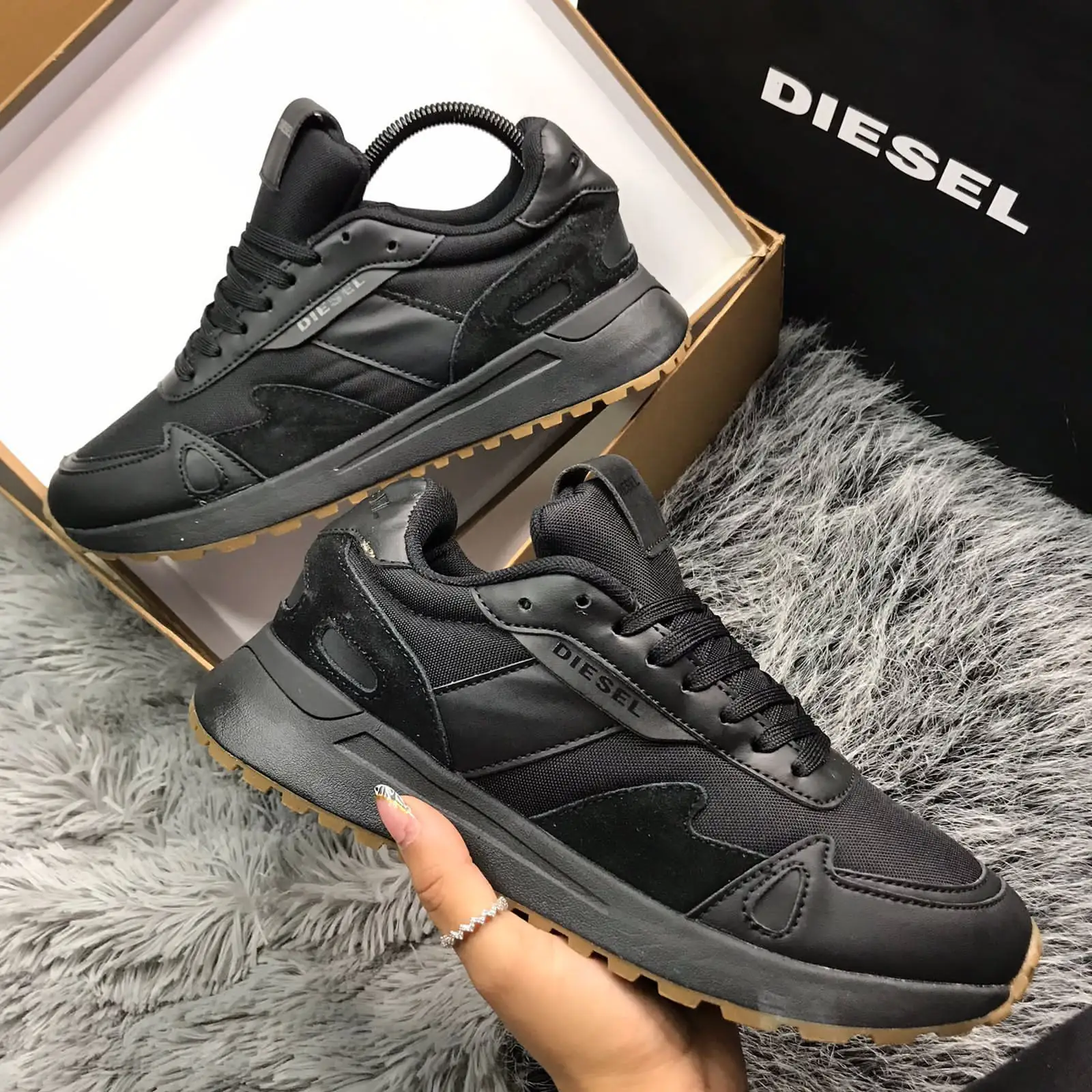 Zapatilla DIÉSEL 4 4