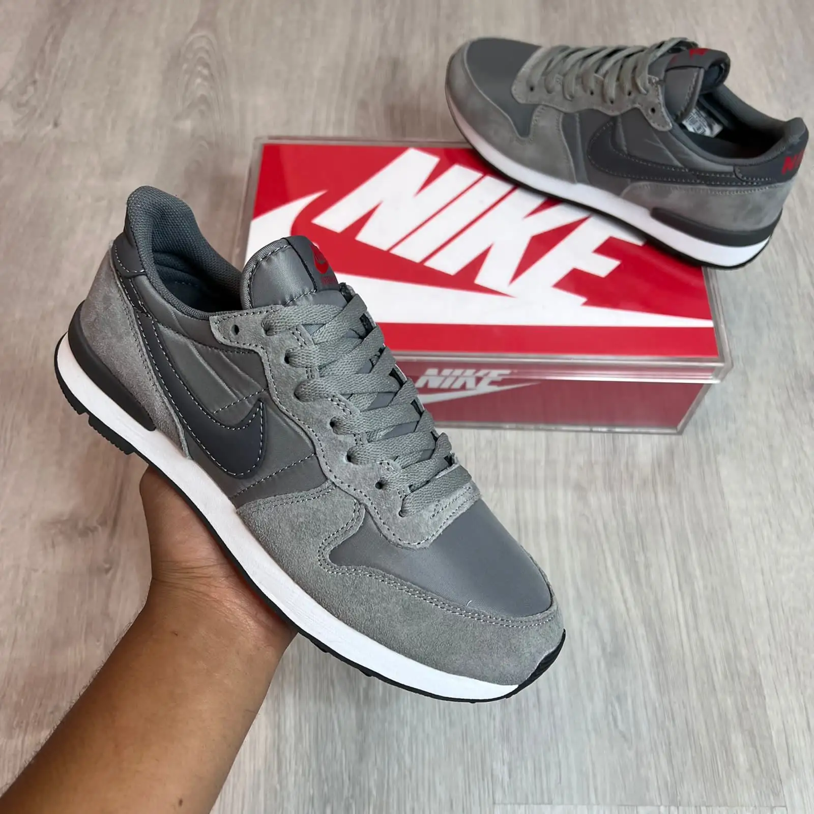 NIKE INTERNACIONAL hombre