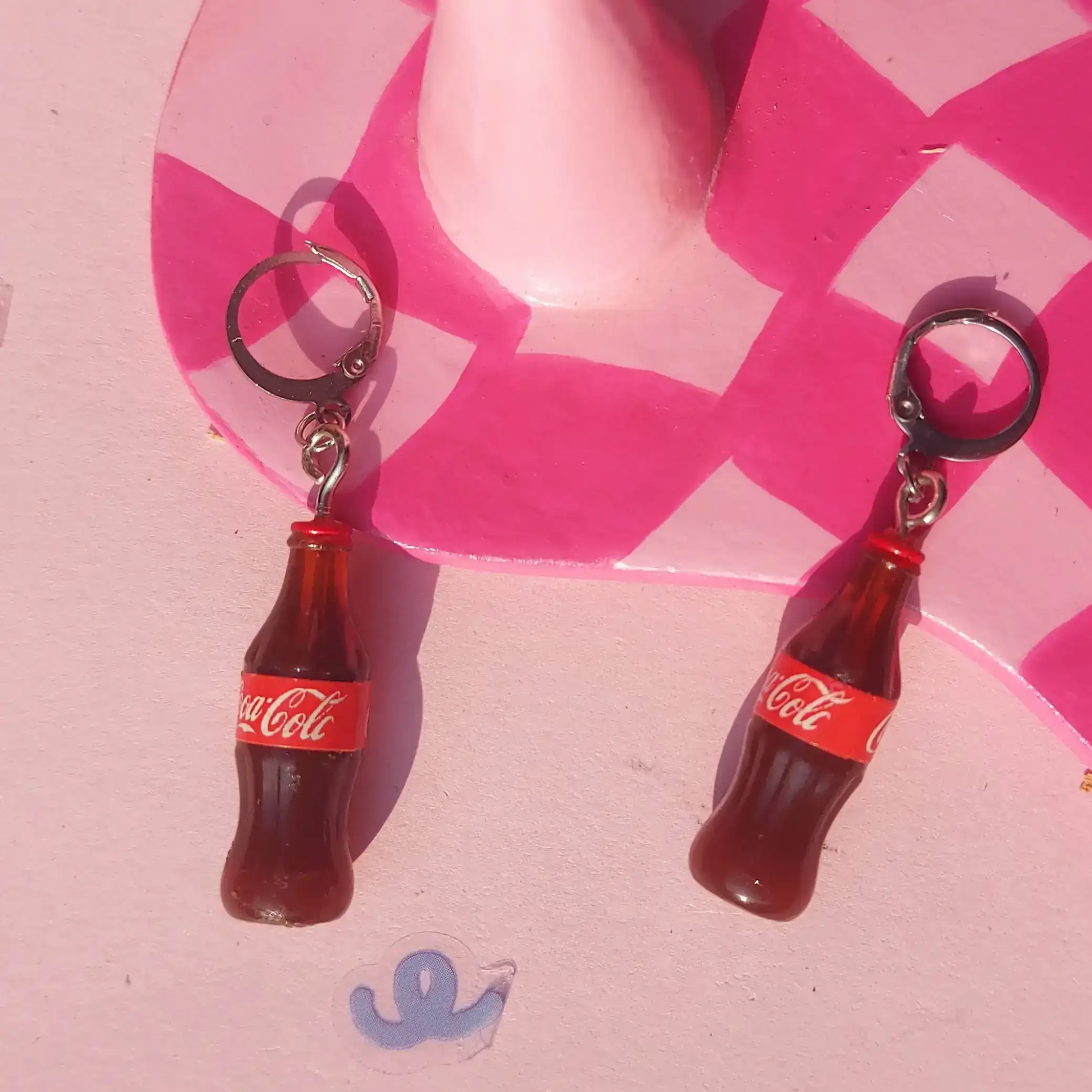Aretes de coca cola  4