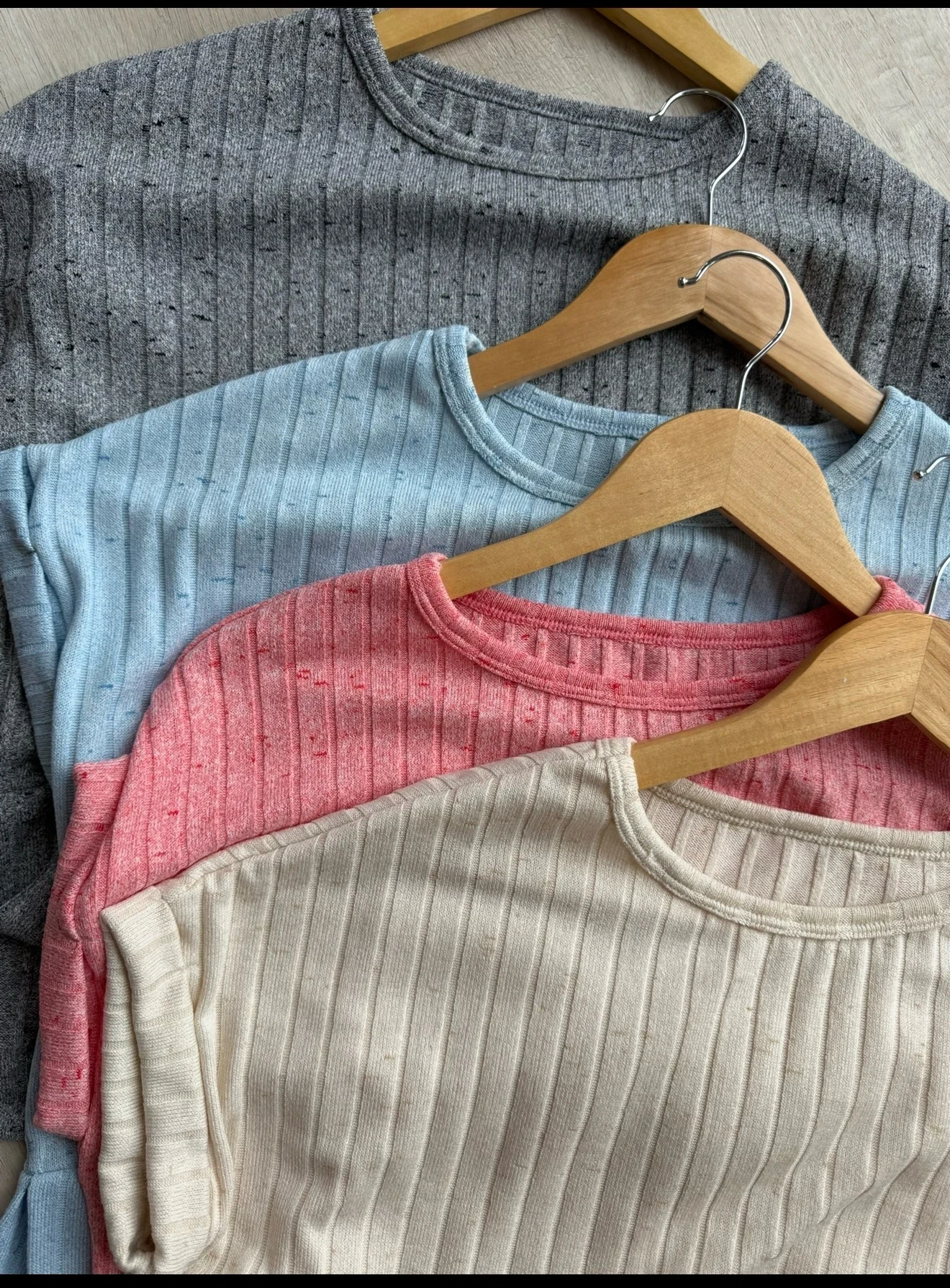 REMERAS MODAL CON PINTITAS 