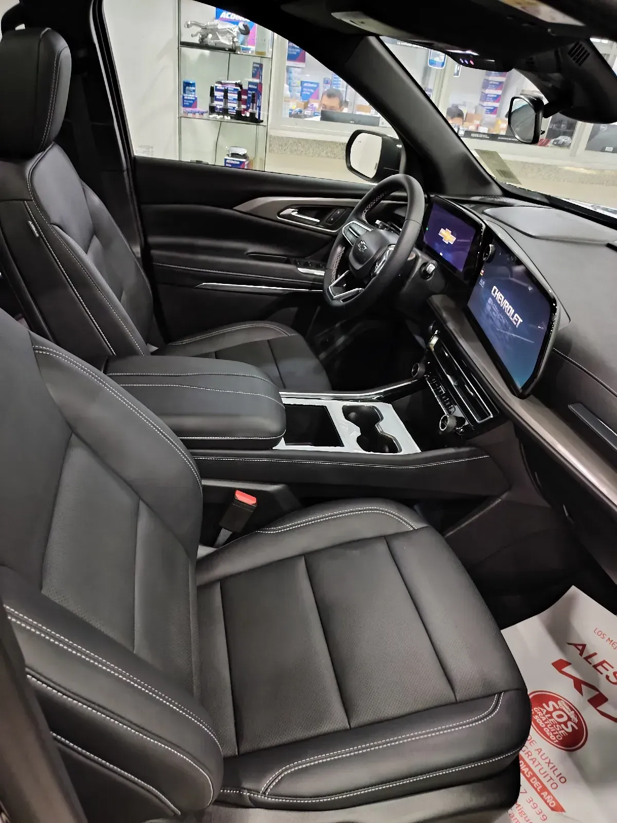 CHEVROLET TRAVERSE MIDNIGHT  3