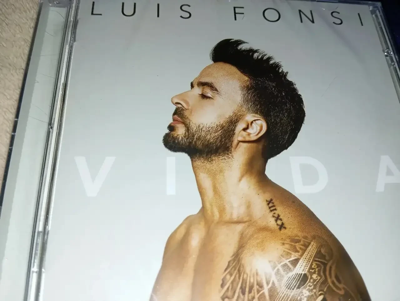 Luis Fonsi - Vida (ARGENTINA)