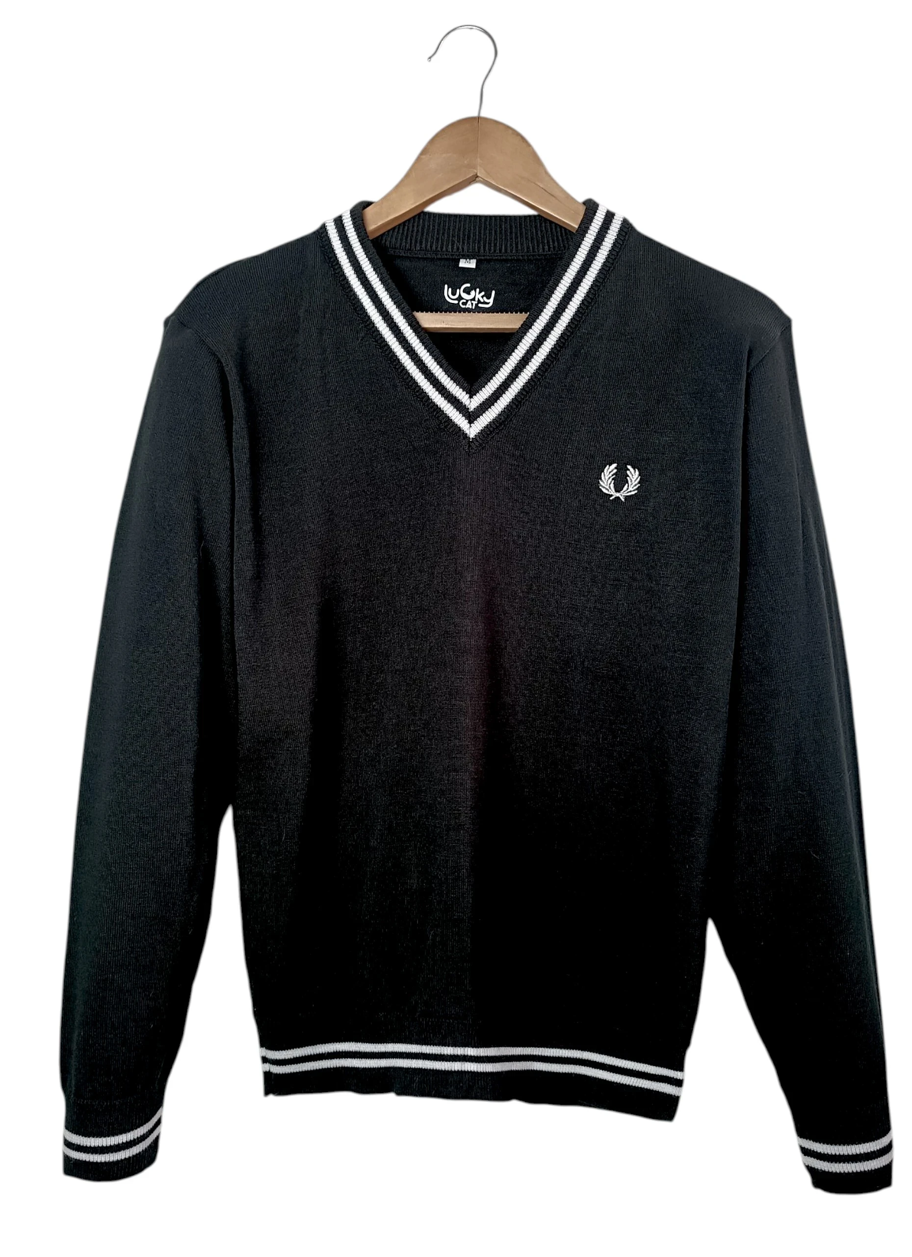 Jersey cuello v con lineas blancas 
