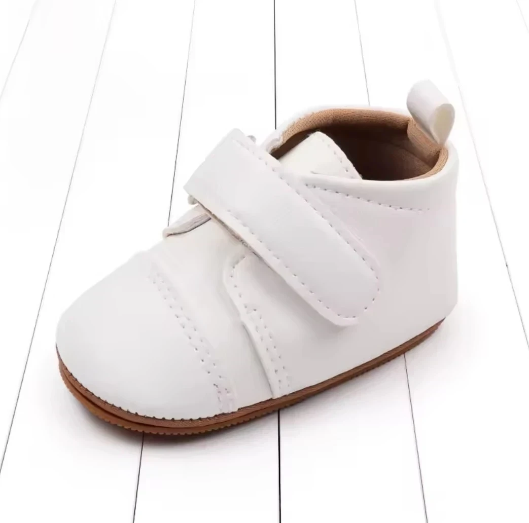 ZAPATITOS BLANCOS 2