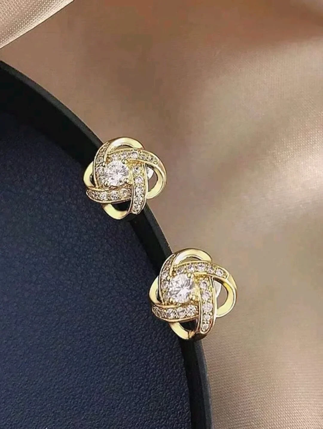 Pendientes de tachuela en aleación y zirconia  2
