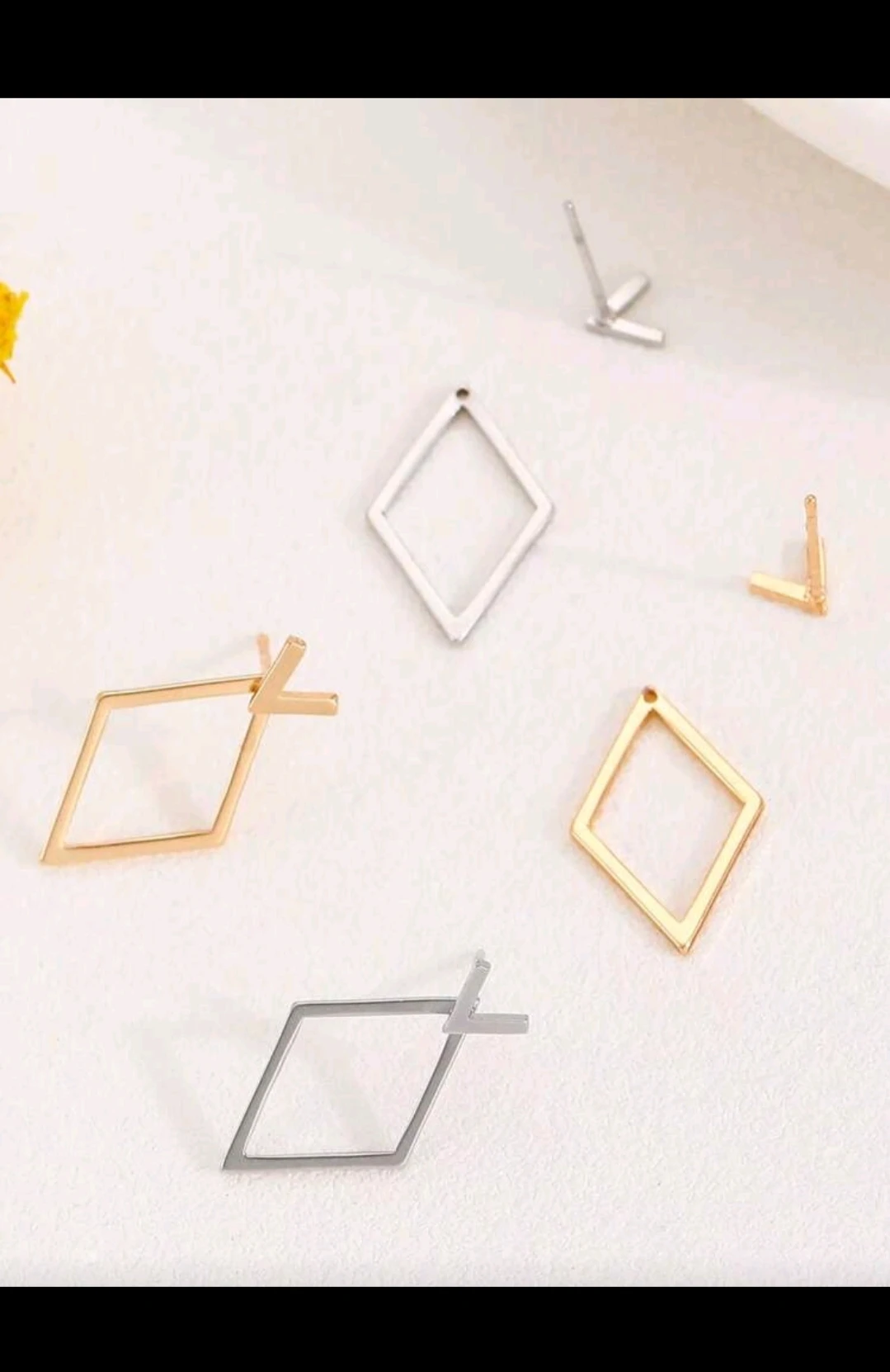 Par de pendientes geométricos en forma de diamante hueco 3