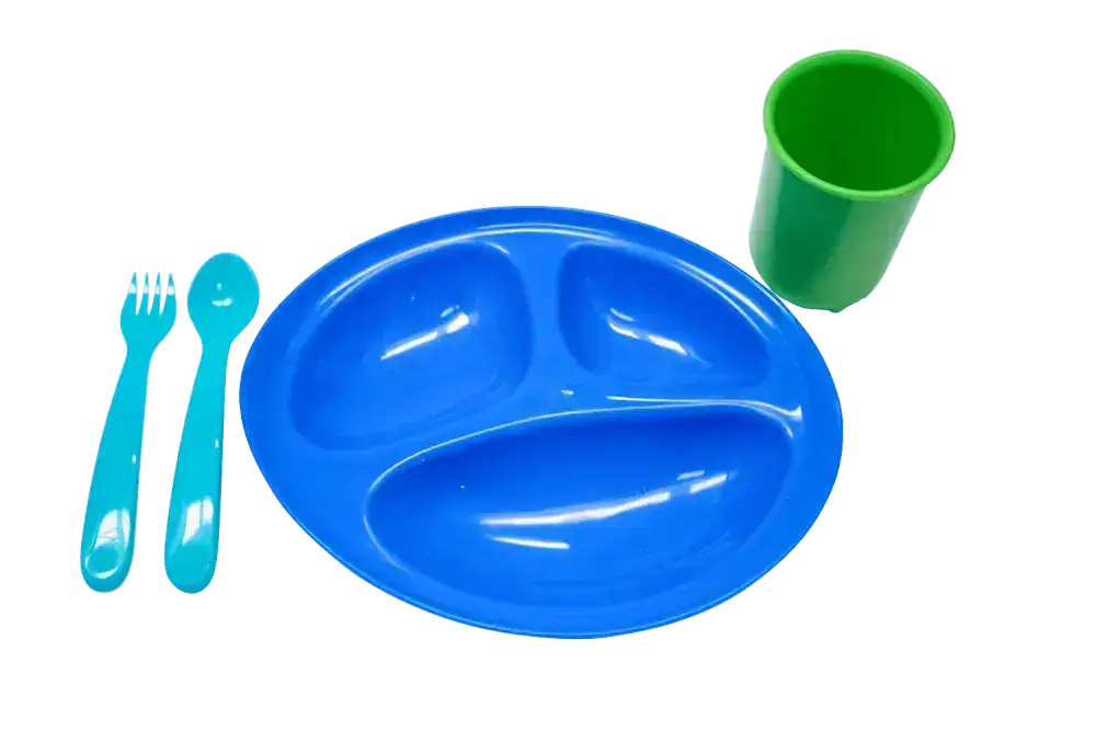 Set infantil x 3. Plato con divisiones. Vaso y cubiertos 2
