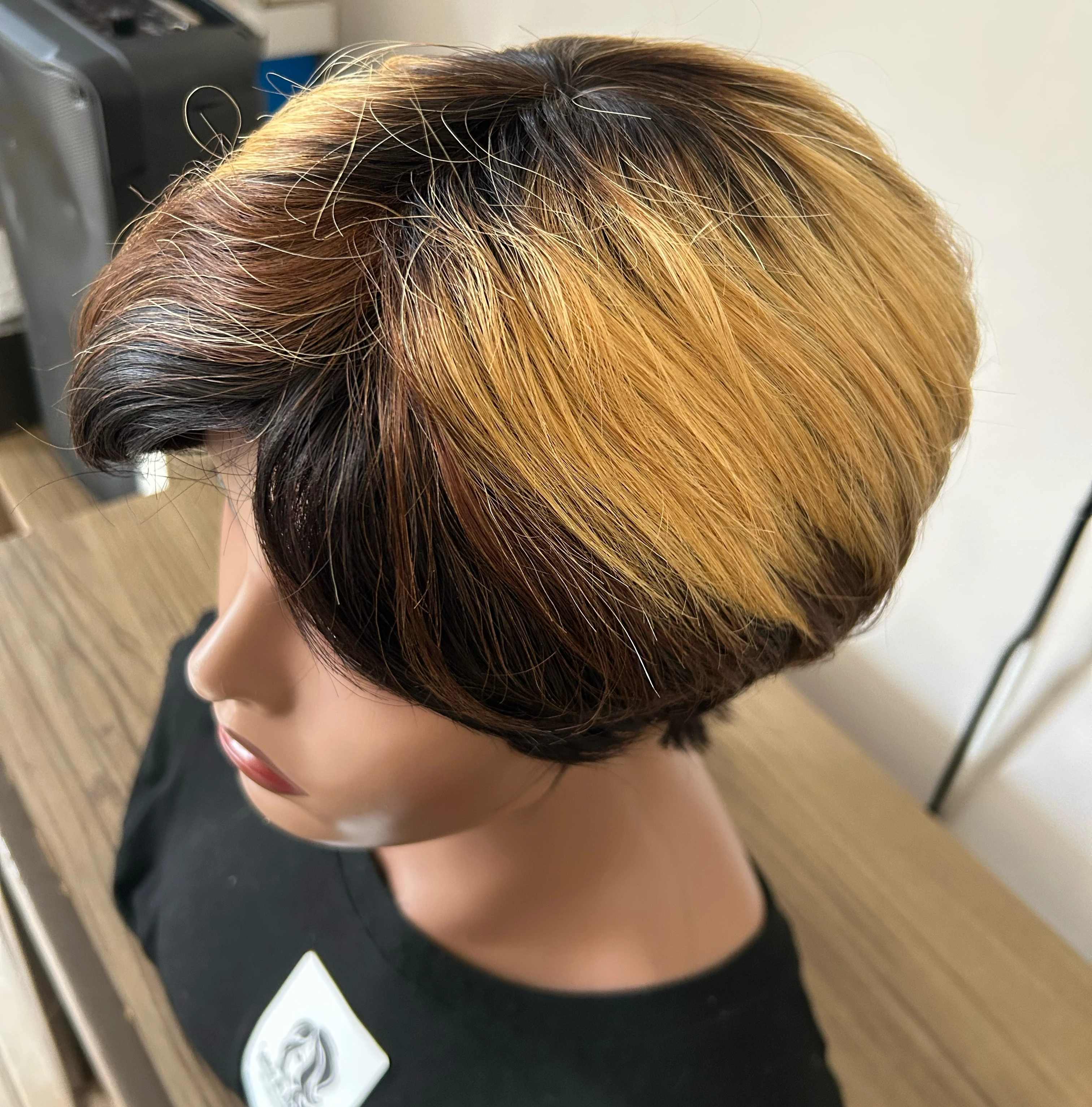 Pelucas de corte Pixie, color degradado 1B/4/27, pelucas cortas y rectas con flequillo, densidad del 150%, sin pegamento 2