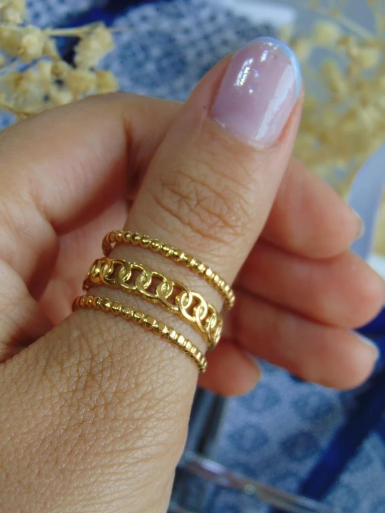 ANILLO ACERO DOR 3 LINEAS AJUSTABLE ESLABON BOLITAS  2