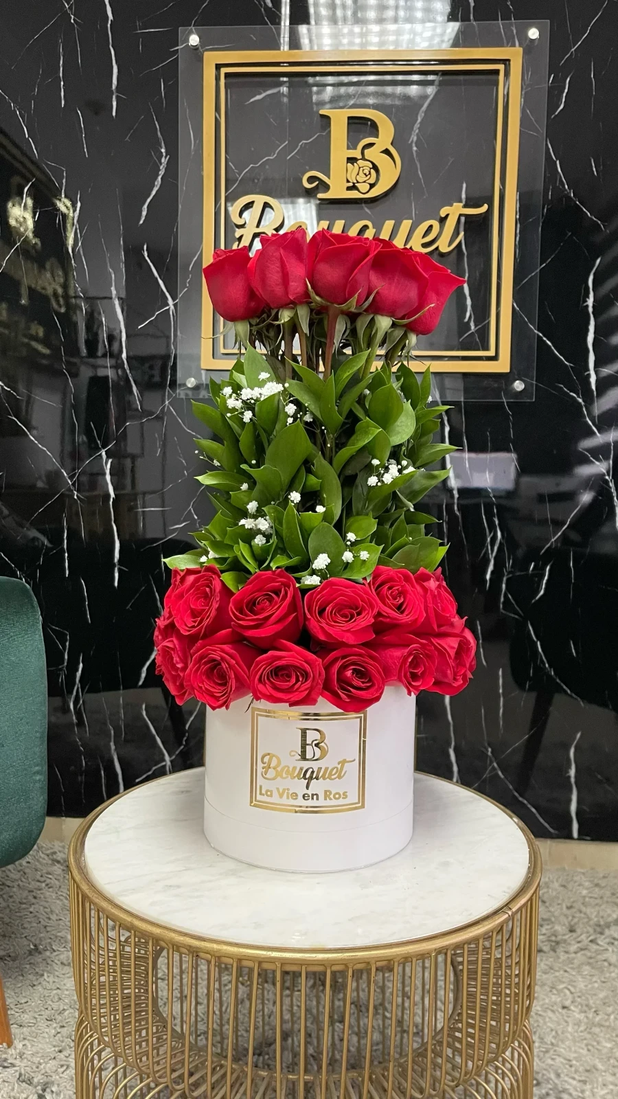 Redondo con rosas elevadas 