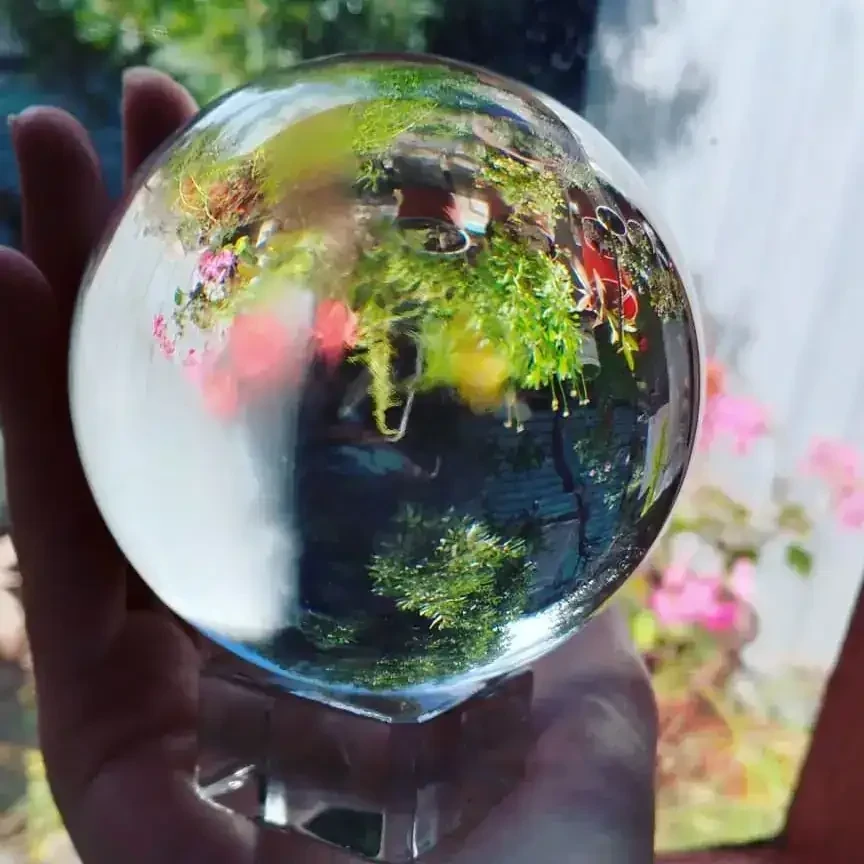 Esfera de cristal con base 🔮